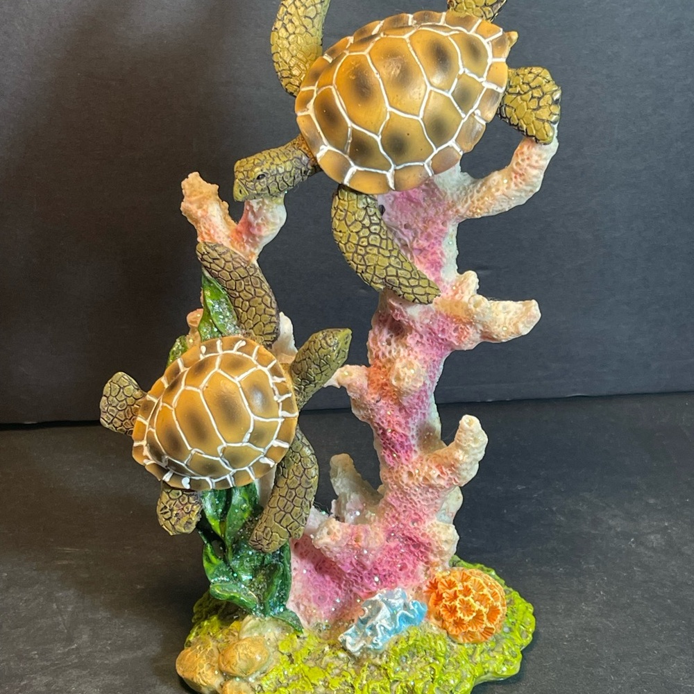 8.5” Tall Sea Turtles Interacting With Coral Reefs Sculpture Made Of Resin T82